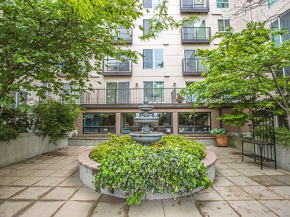 3rd image of 323 Queen Anne Ave N APT 402
