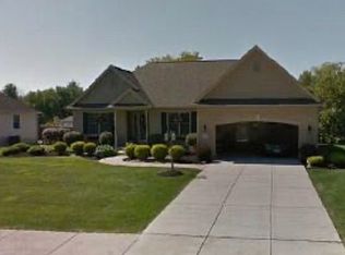 2 Nicholas Ln, Lancaster, NY 14086