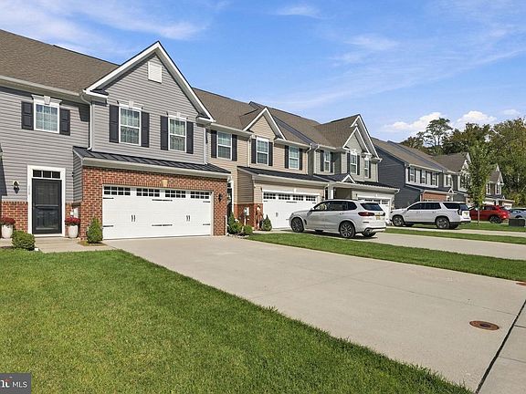 2nd image of 119 Hidden Acres Ln