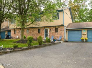 3 Canary Cir, Howell, NJ 07731