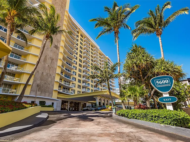 5600 Collins Ave #16B — Photo 28