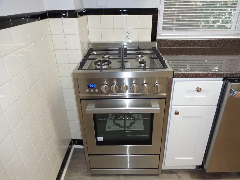 219 Green Ln #2 — Photo 3