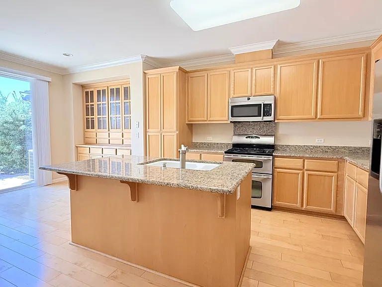 304 Karelian St — Photo 12