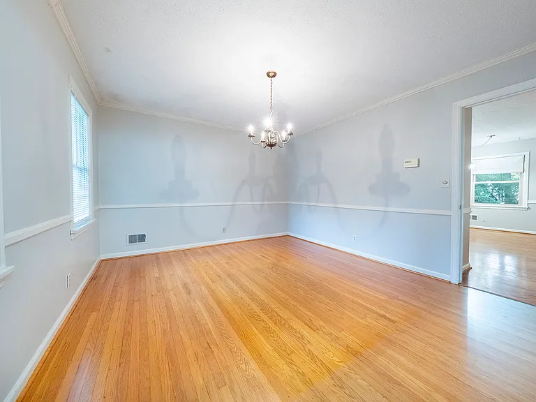 Dining room.