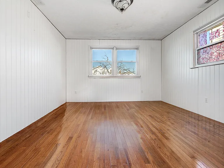 361 N Richmond Ave — Photo 18