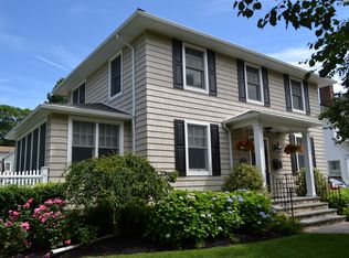 51 Strong Ave, Babylon, NY 11702