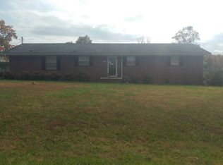 2912 W Woodbine Dr, Maryville, TN 37803