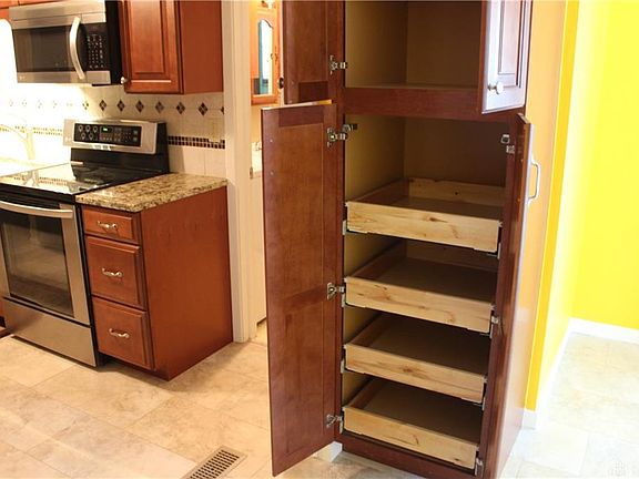5th image of 3057 Fontano Dr