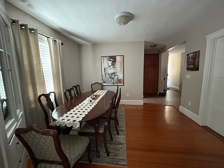 10 Abbott St #1 — Photo 11
