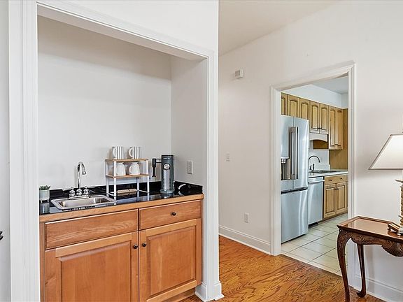 4th image of 112 Elliott Cir