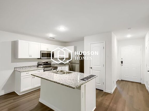 5th image of 506 E Shepherd St