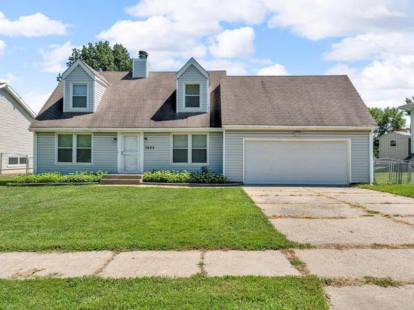 3602 SW Woodvalley Pl, Topeka, KS 66614