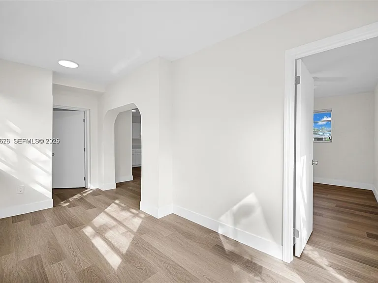 11810 NE 14th Ave #11810 — Photo 11