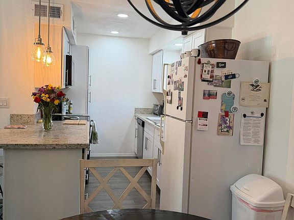2nd image of 2672 Jamaica Blvd S APT 5
