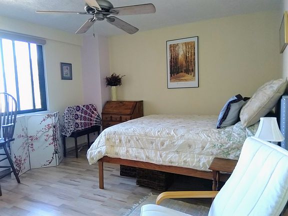 5th image of 11720 Edgewater Dr APT 410