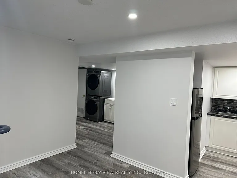 36 Rosanna Cres — Photo 6