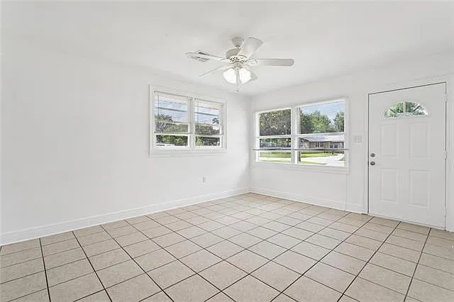 Building Photo - 347 Olive Dr
