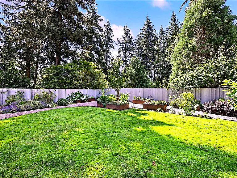 4242 Cobb Way — Photo 37