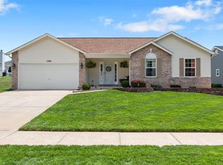 1185 Sweeping Oaks Dr, Saint Charles, MO 63304