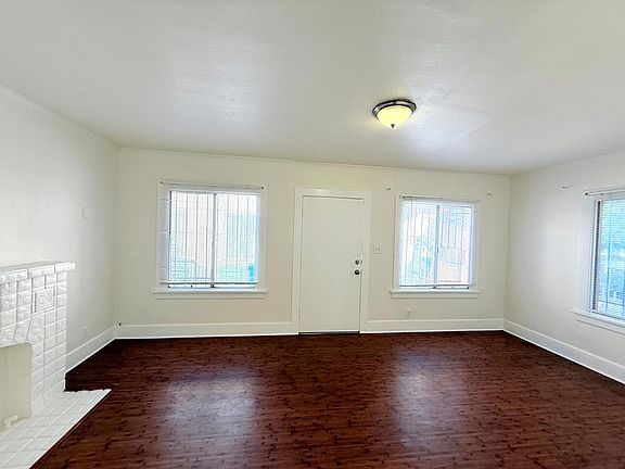 4th image of 2316-2322 E 3rd St #2316-1/2