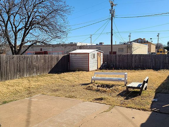 3rd image of 517 Bacon Dr