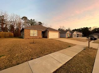 237 Stonebriar Dr, Calera, AL 35040