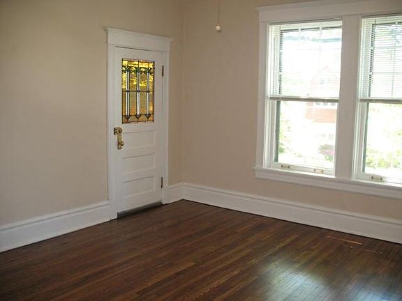2nd image of 5933 Kingsbury Ave #2