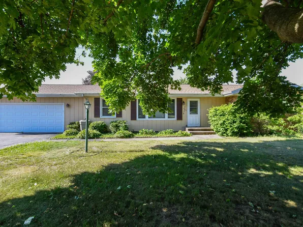 5859 Hugh Dr, South Beloit, IL 61080