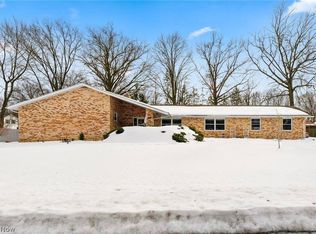 335 Mansell Dr, Youngstown, OH