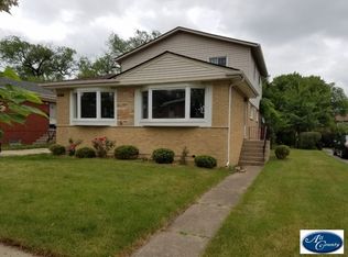 9515 Kolmar Ave, Skokie, IL 60076