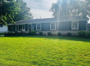 W180N8972 Leona Ln, Menomonee Falls, WI 53051