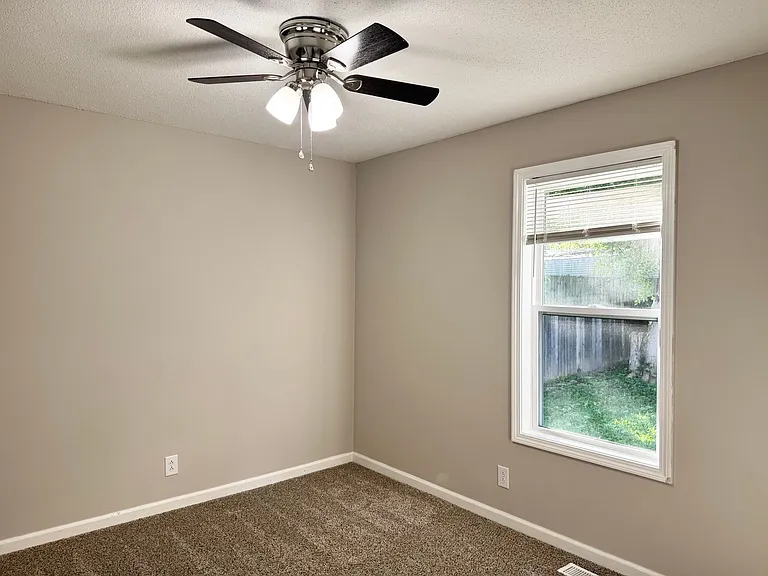 1804 Harbor Dr — Photo 12