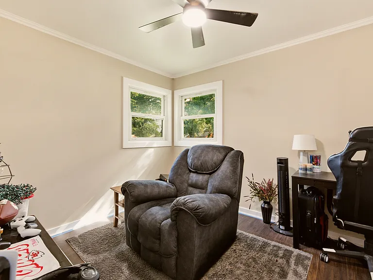 846 N El Paso Dr — Photo 11