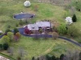 33 Little Bend Rd, Barrington, IL 60010