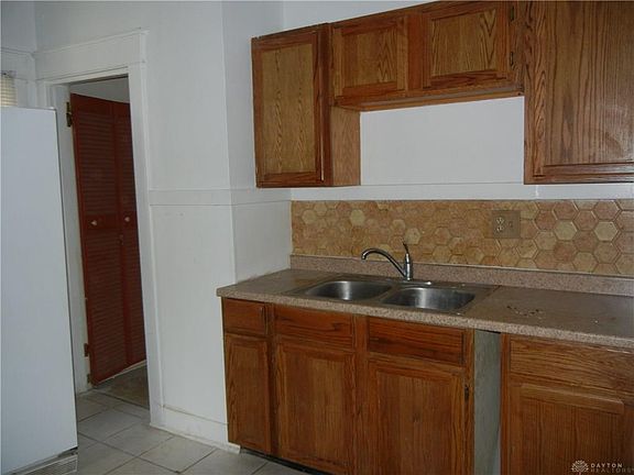 5th image of 232 Knecht Dr