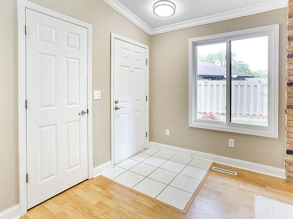 5th image of 1171 Yuma Ln N