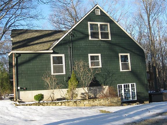 3rd image of 271 Varnum Dr