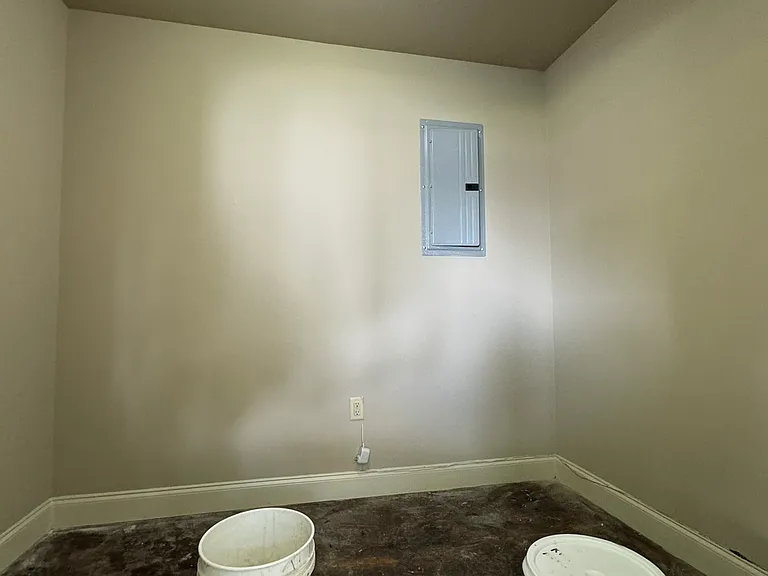434 S Alexander Ave — Photo 15