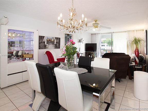 3rd image of 9410 N Hollybrook Lake Dr APT 210