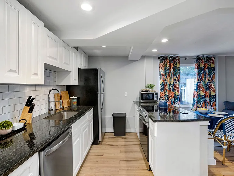 4705 Hollingsworth Ave — Photo 5