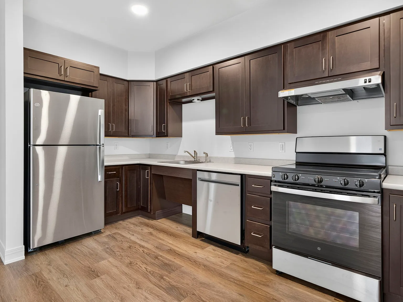 2 bed, $1,884 — Photo 1