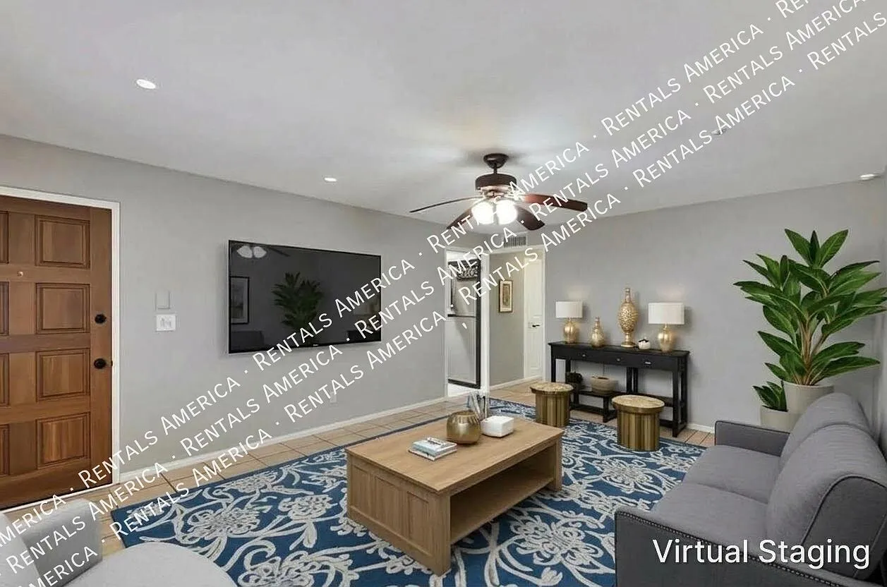 Charming and Spacious Brick 4 bedroom/3 bath Home — Photo 2