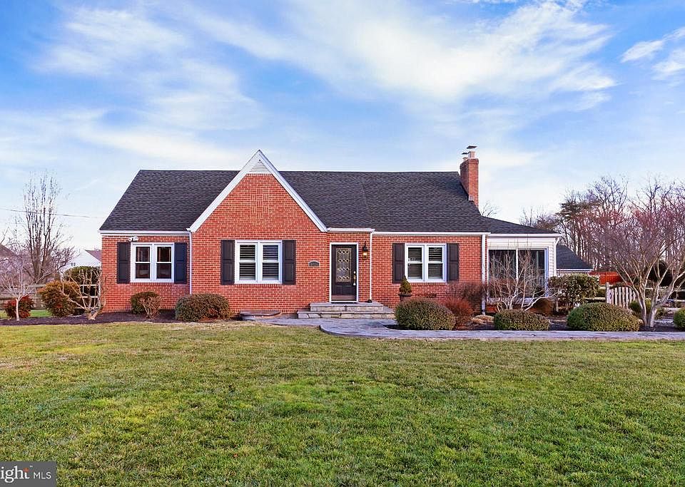 Beyond charming, move-in ready Cape Cod