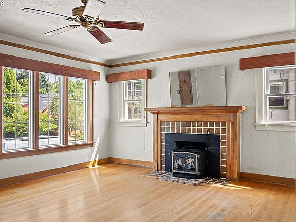 3rd image of 4035 SE 14th Ave