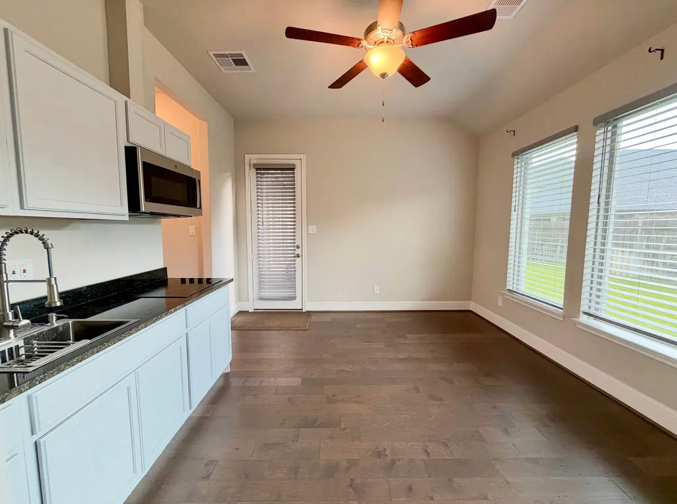 1 bed, $1,300 — Photo 1