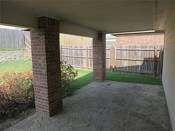 3rd image of 2904 Milby Oaks Dr