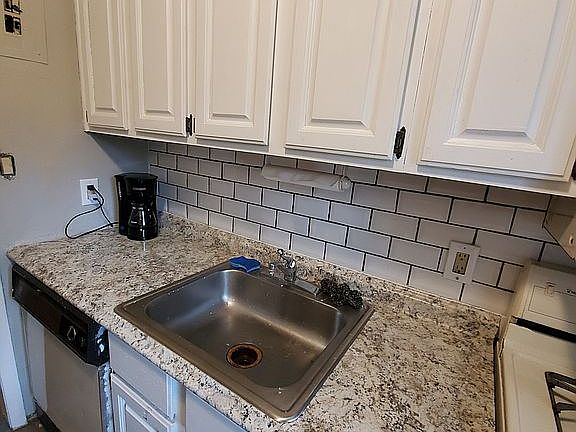 2nd image of 1600 Grand Ave APT J3