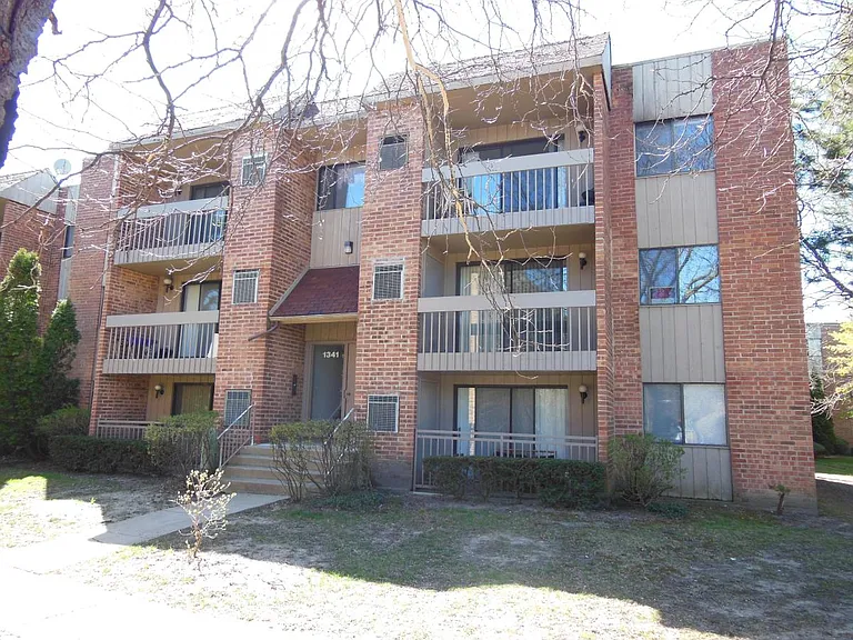1341 E Ports O Call Dr — Photo 6