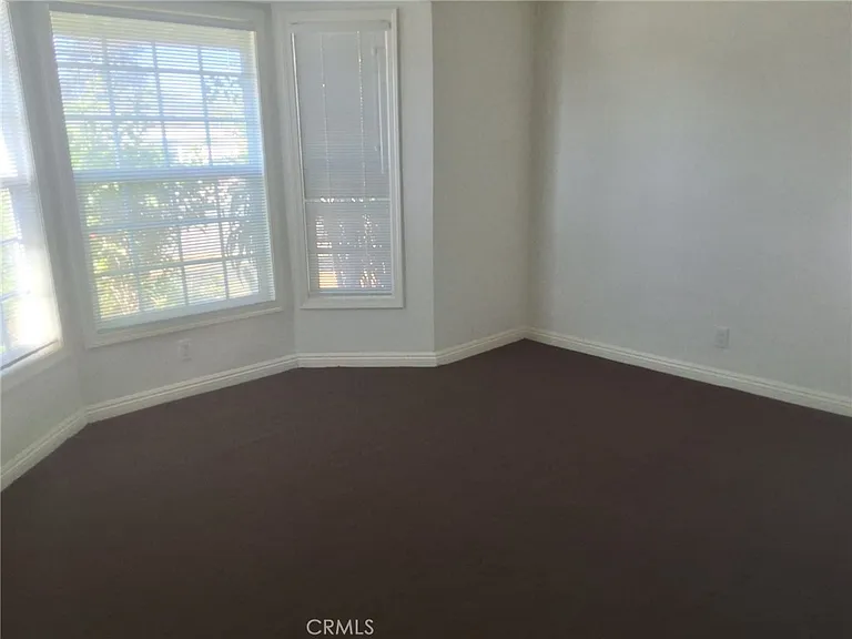 1616 W Gardena Blvd — Photo 5