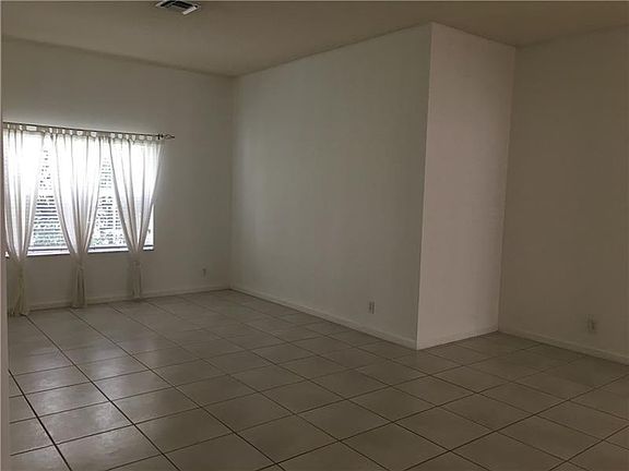 4th image of 1337 Banyan Way